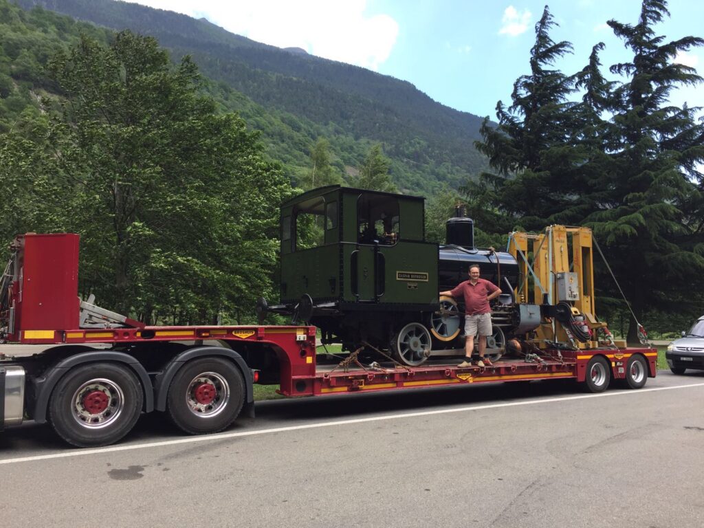 Lokomotiv-Transport vom Tessin nach Goldau für Privat