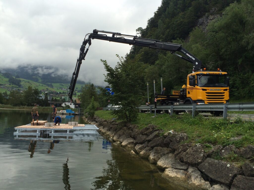 Paul Weber AG, neues Floss Lauerzersee