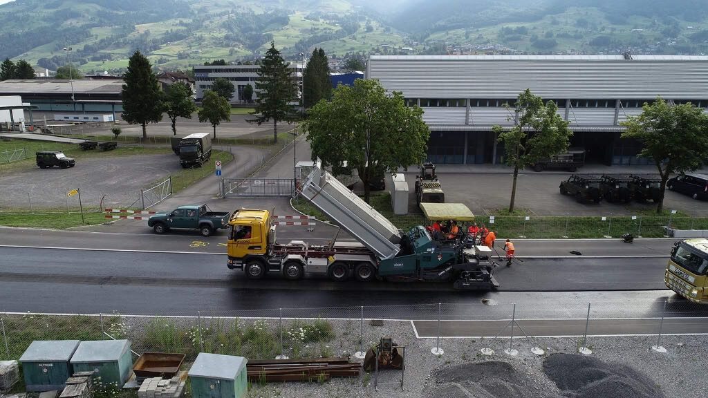 Schelbert AG, Belagseinbau Muotastrasse Ibach-Seewen