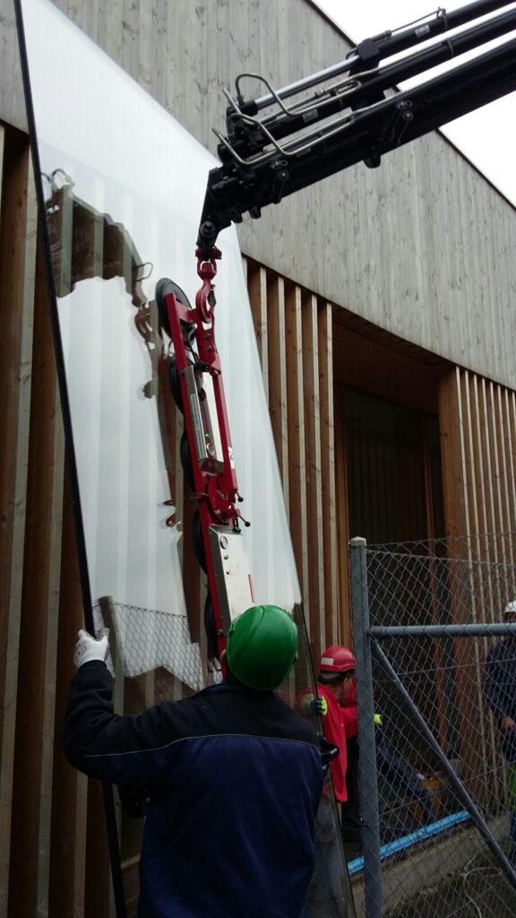 Trütsch Fenster AG, einglasen bei Schulhaus Arth