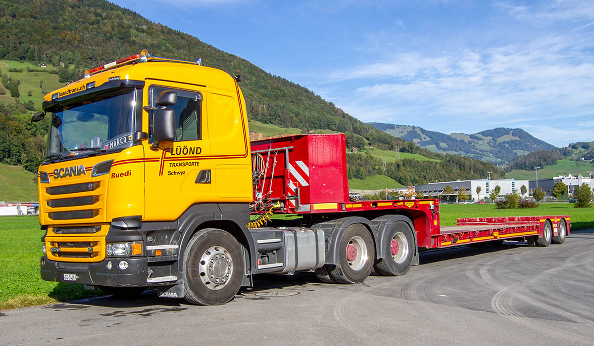 Fuhrpark-Luond-Transport-AG-3-ACHSER-SATTELSCHLEPPER-AUSZIEHBAR