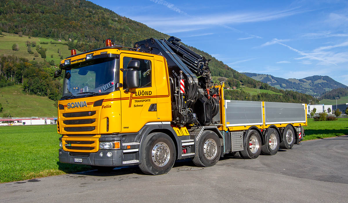 Fuhrpark-Luond-Transport-AG-5-ACHSER-FESTBRÜCKE-MIT-KRAN-HIAB-1055-E-8