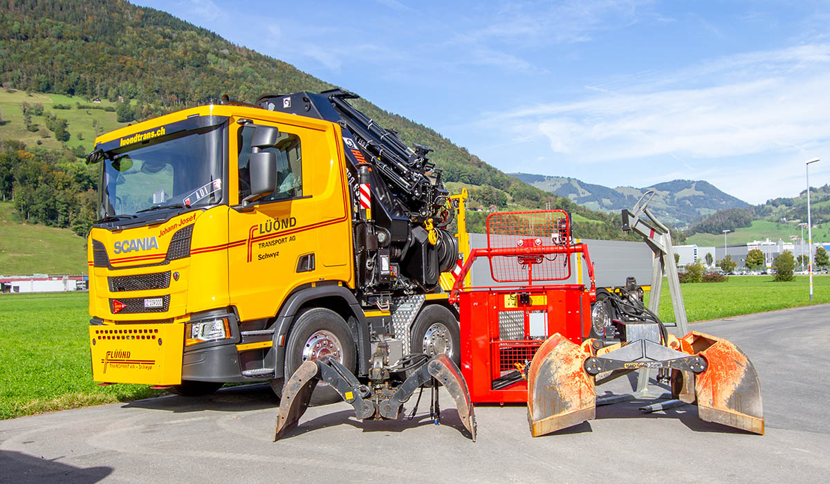 Fuhrpark-Luond-Transport-AG-DIVERSE-ZUBEHOER-UND-ANBAUGERAETE